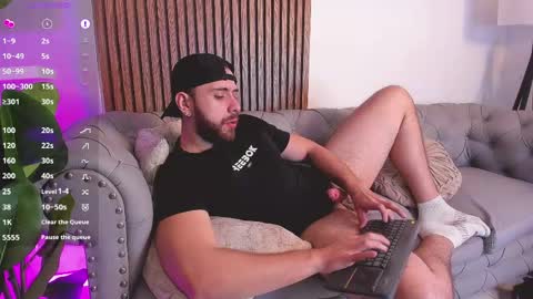 Maximo Wolf online show from April 18, 6:15 am