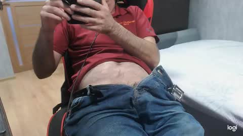 Snapshot of maximus3334 chatting on September 22, 12:09 pm maximus3334 online show from September 22, 12:09 pm