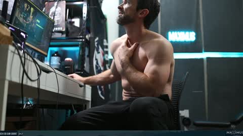 Snapshot of maximus_787 chatting on December 3, 12:08 am Maximus7871 online show from December 3, 12:08 am