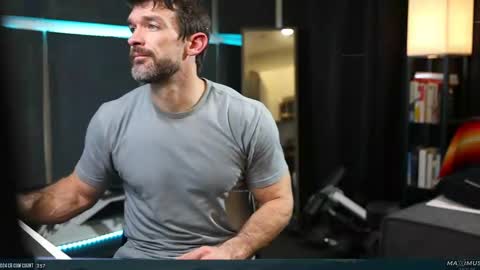 Snapshot of maximus_787 chatting on February 21, 11:43 pm Maximus7871 online show from February 21, 11:43 pm