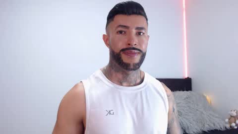 Independent Model online show from October 3, 2:53 am