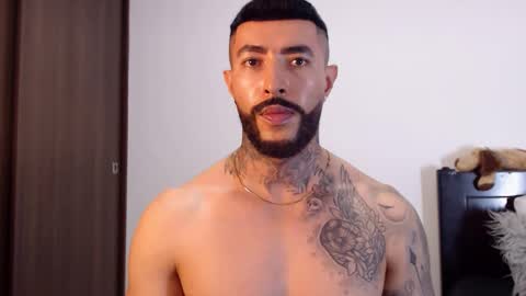 Independent Model online show from February 19, 5:49 am