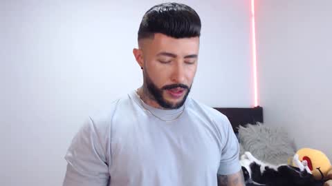 Independent Model online show from September 16, 2:13 am