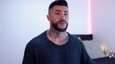 Independent Model online show from October 14, 5:21 am