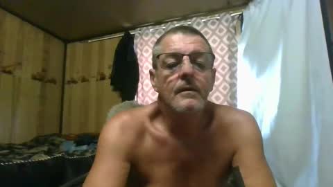 Max online show from February 26, 9:53 pm