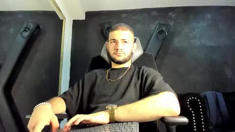 Snapshot of maximusdick1_ chatting on October 6, 3:35 am Maximus online show from October 6, 3:35 am
