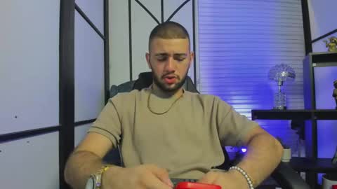 Snapshot of maximusdick1_ chatting on October 4, 11:13 pm Maximus online show from October 4, 11:13 pm
