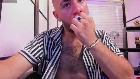 Snapshot of maximusdick1_ chatting on September 25, 8:38 pm Maximus online show from September 25, 8:38 pm