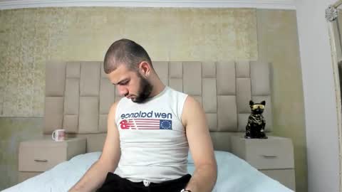 Snapshot of maximusdick1_ chatting on October 21, 3:22 am Maximus online show from October 21, 3:22 am