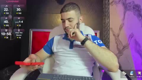 Snapshot of maximusdick1_ chatting on December 5, 12:28 pm Maximus online show from December 5, 12:28 pm