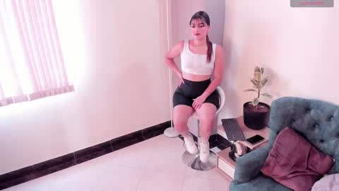 Snapshot of maxinnevance chatting on September 24, 12:23 pm You can call me Max online show from September 24, 12:23 pm