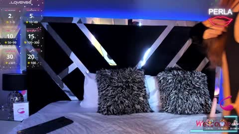 Maxi Rogers online show from February 6, 7:51 pm