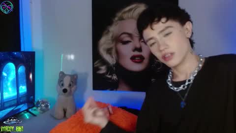 Snapshot of maxiy_001 chatting on September 29, 4:11 am Max online show from September 29, 4:11 am