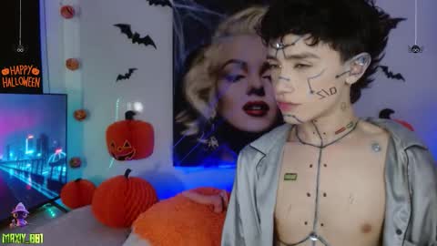 Snapshot of maxiy_001 chatting on October 13, 1:18 am Max online show from October 13, 1:18 am