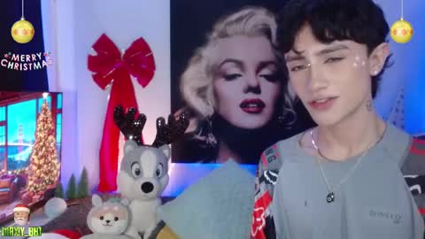 Snapshot of maxiy_001 chatting on December 5, 6:59 am Max online show from December 5, 6:59 am