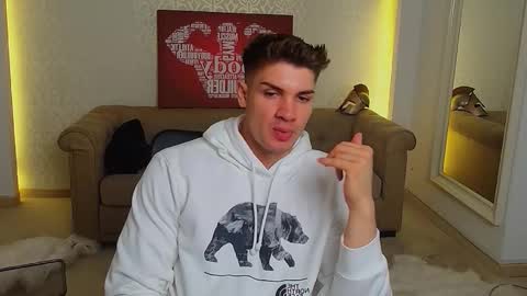 MaxKaiden online show from September 19, 5:00 am