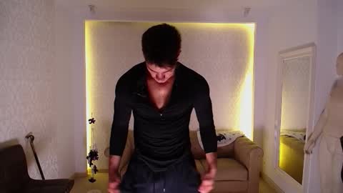 MaxKaiden online show from November 4, 6:15 am