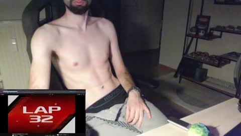 maxp0wer21 online show from December 28, 5:33 am