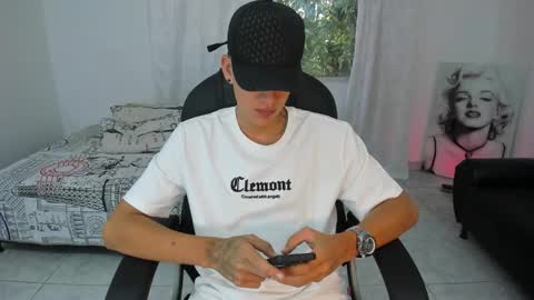 MaxThomson online show from September 29, 7:46 pm