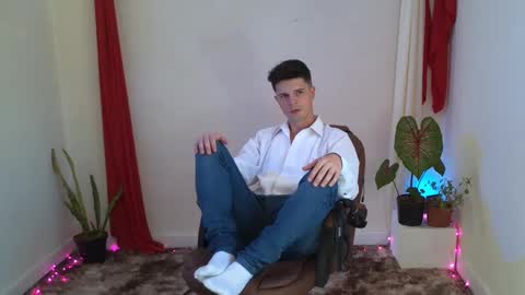 Max online show from December 20, 12:16 pm