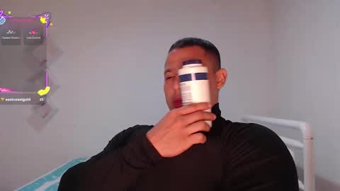 Snapshot of maxwel949813 chatting on October 5, 1:14 am Max online show from October 5, 1:14 am