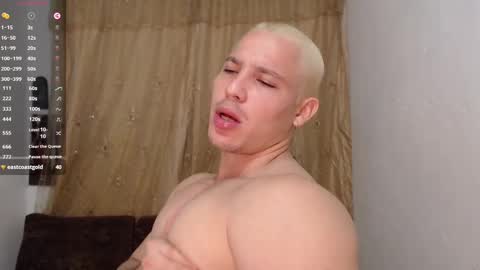 Snapshot of maxwel949813 chatting on December 2, 5:32 pm Max online show from December 2, 5:32 pm