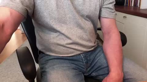 Max online show from March 10, 11:45 am