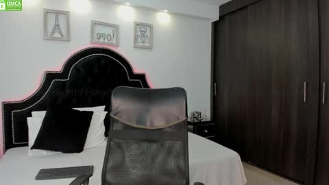 Snapshot of maxxicruz chatting on February 19, 3:06 am Maxxi online show from February 19, 3:06 am