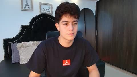 Snapshot of maxxicruz chatting on September 21, 1:53 am Maxxi online show from September 21, 1:53 am