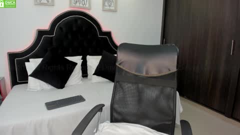 Snapshot of maxxicruz chatting on February 18, 5:53 pm Maxxi online show from February 18, 5:53 pm