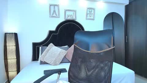 Snapshot of maxxicruz chatting on September 10, 1:39 am Maxxi online show from September 10, 1:39 am