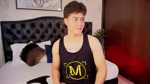 Snapshot of maxxicruz chatting on October 17, 5:22 am Maxxi online show from October 17, 5:22 am