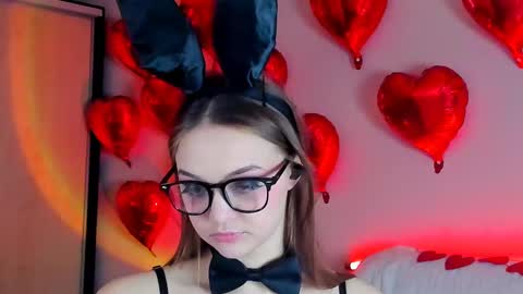 Snapshot of may_fl0wer chatting on February 13, 5:44 pm May Flower online show from February 13, 5:44 pm
