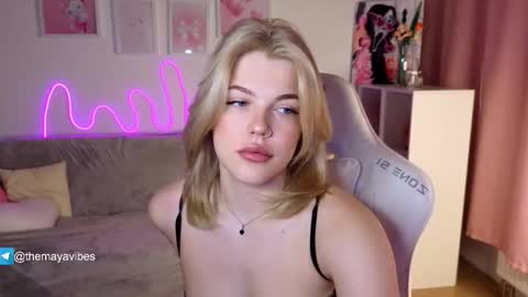 Maya online show from February 5, 3:32 am