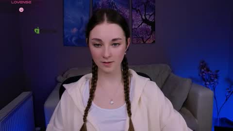 Maya online show from January 7, 8:58 pm