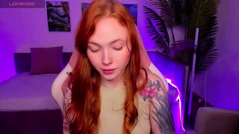 Snapshot of maya_light chatting on October 5, 1:58 am Maya online show from October 5, 1:58 am