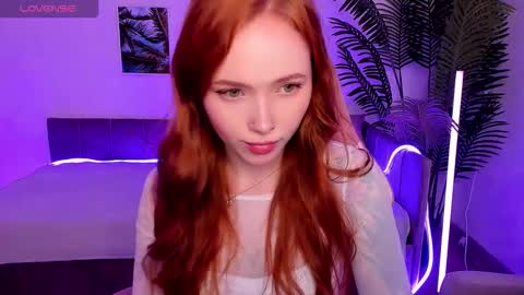 Snapshot of maya_light chatting on October 13, 2:13 am Maya online show from October 13, 2:13 am