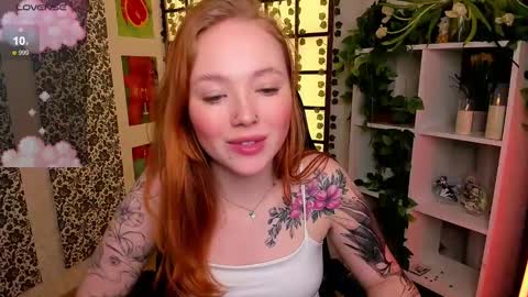Snapshot of maya_light chatting on March 12, 5:02 am Maya online show from March 12, 5:02 am
