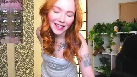 Snapshot of maya_light chatting on February 22, 1:55 am Maya online show from February 22, 1:55 am