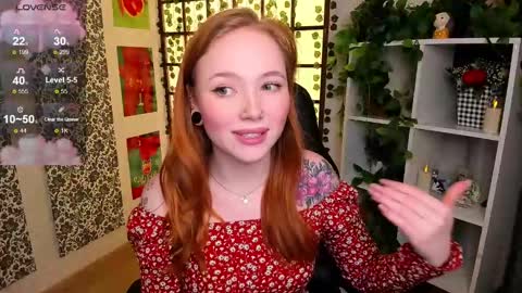 Snapshot of maya_light chatting on March 7, 8:02 am Maya online show from March 7, 8:02 am