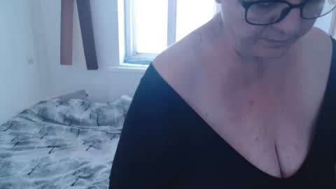 Maya online show from January 17, 8:13 am