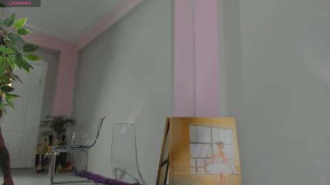 Snapshot of mayahellen chatting on October 9, 4:40 am Maya online show from October 9, 4:40 am