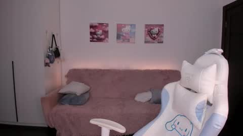 Snapshot of mayya_cuute chatting on October 10, 5:35 am  Mila  online show from October 10, 5:35 am