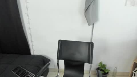 Snapshot of mazikeen_18 chatting on March 11, 11:44 am mazikeen_18 online show from March 11, 11:44 am