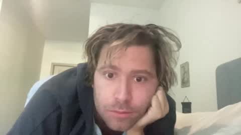 Snapshot of mbnc chatting on December 5, 2:28 pm lol online show from December 5, 2:28 pm