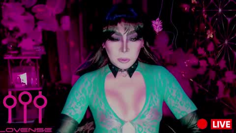 THE QUEEN ALPHA   Queen Medusa Prey online show from February 3, 1:35 am