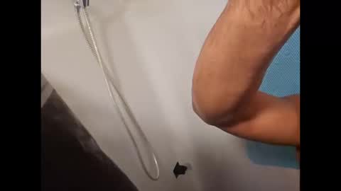 Snapshot of meezzy2 chatting on October 12, 10:41 am meezzy2 online show from October 12, 10:41 am