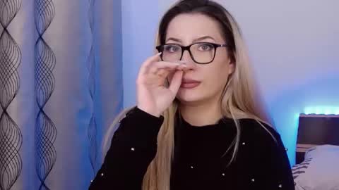 Megan Blazee  online show from February 18, 10:47 pm