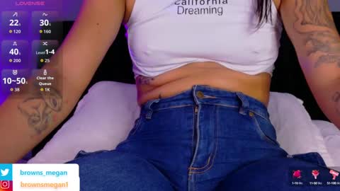 Snapshot of megan_browns1 chatting on September 17, 1:14 pm Megan online show from September 17, 1:14 pm