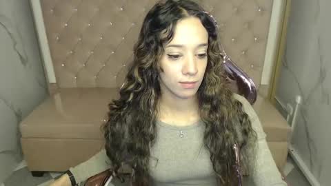 Snapshot of megan_collins_b chatting on October 3, 1:19 pm megan_collins_b online show from October 3, 1:19 pm
